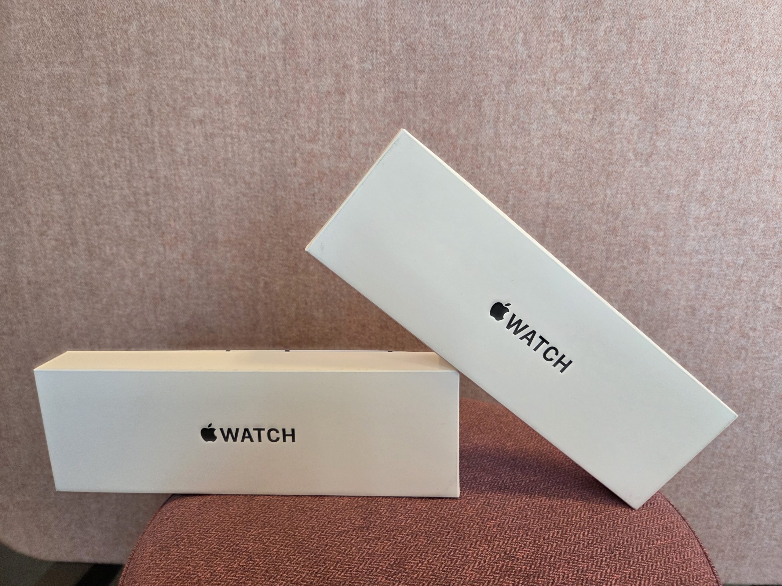 2x Apple Watch